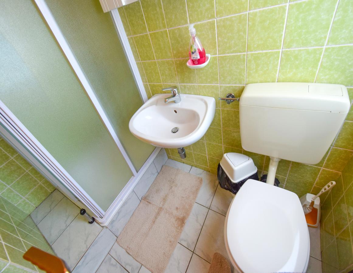 מאלינסקה Apartment Toni מראה חיצוני תמונה